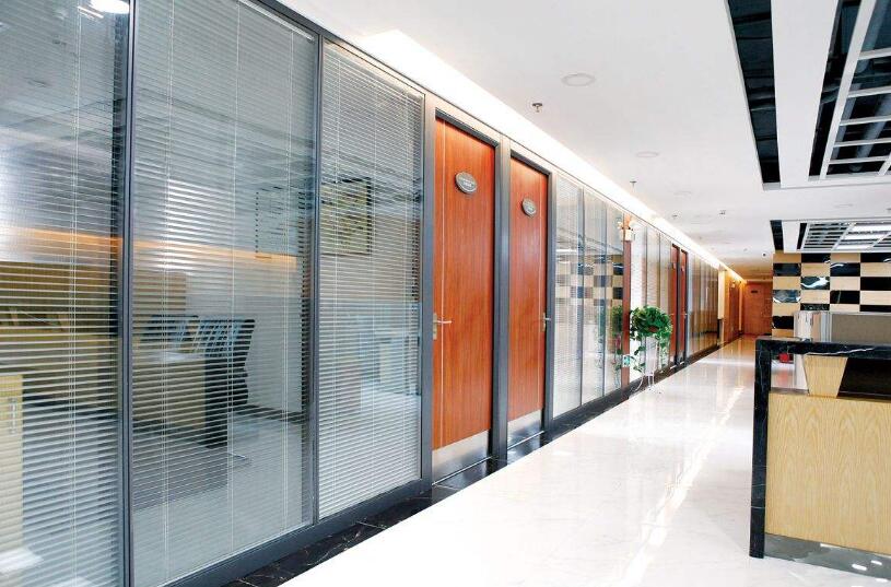 蘇州辦公室裝修高隔斷應該怎么做？